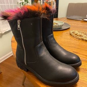 New boots with fur like lined